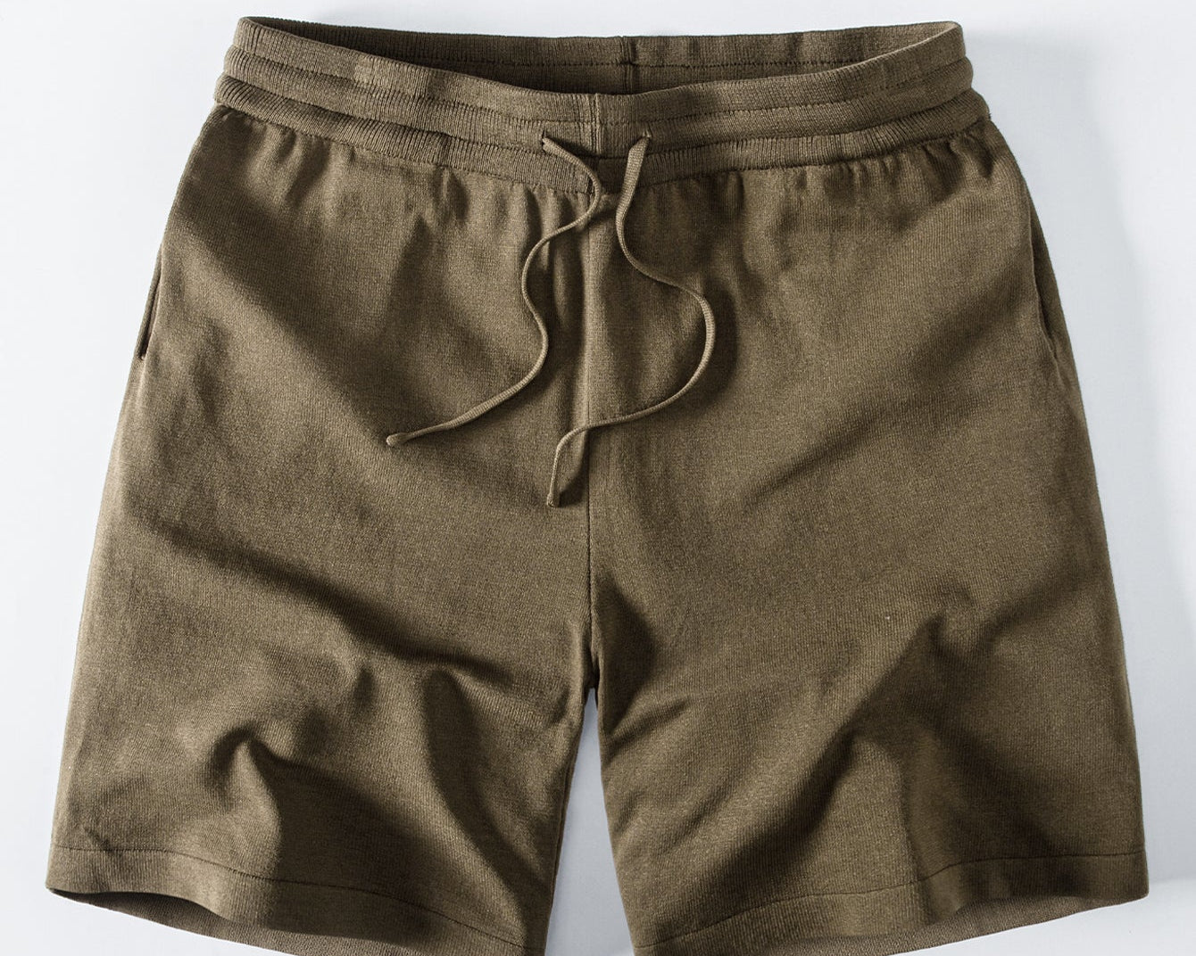 Kratke Pantalone sa Šnalanjem
