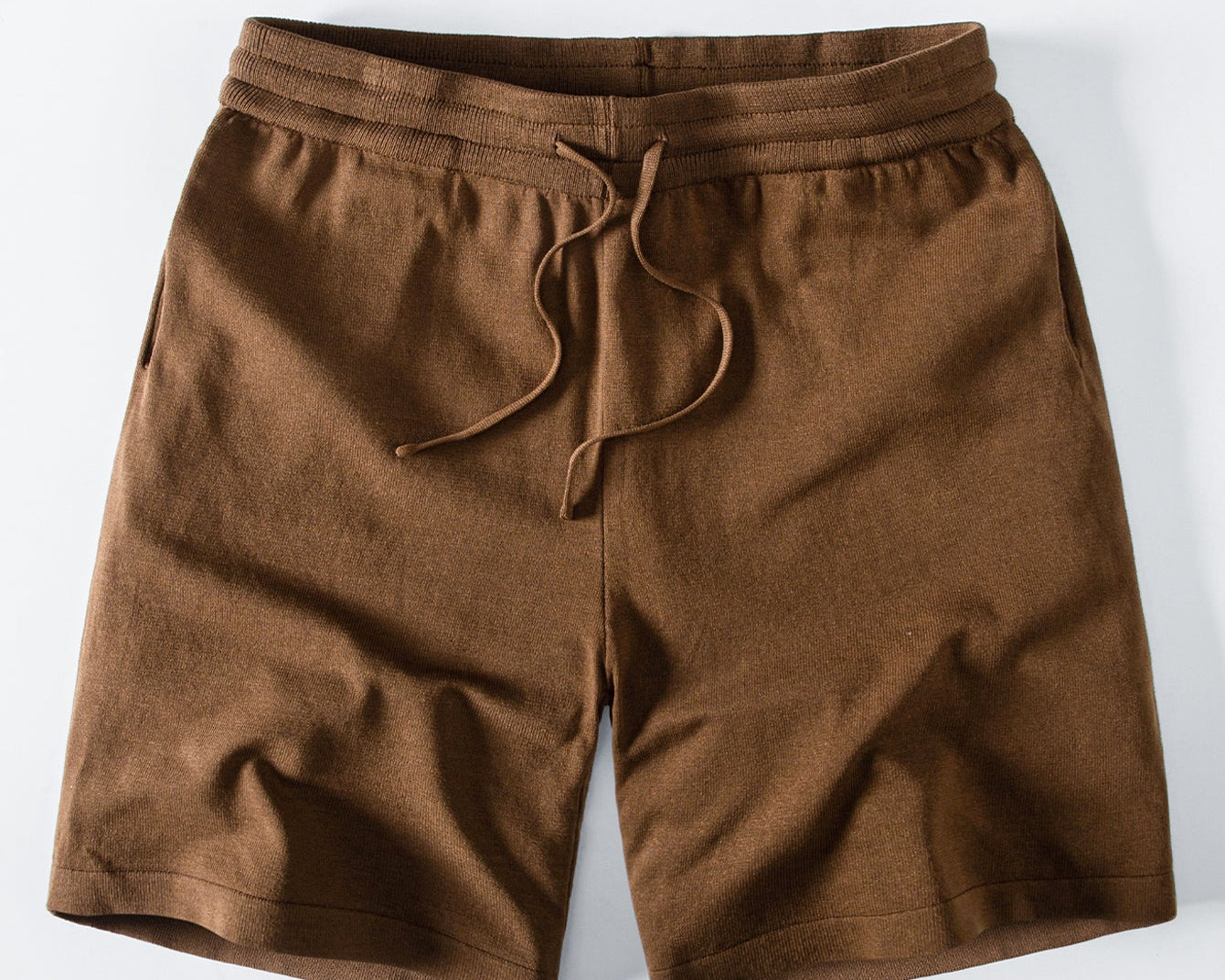 Kratke Pantalone sa Šnalanjem