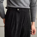 Napaljske pantalone sa visokim strukom i plisiranim detaljima